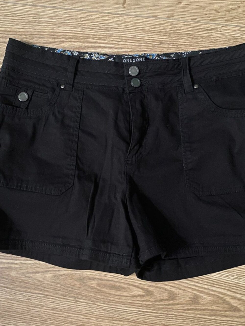 Black Shorts Pockets/Size 14 - Picture 7 of 7